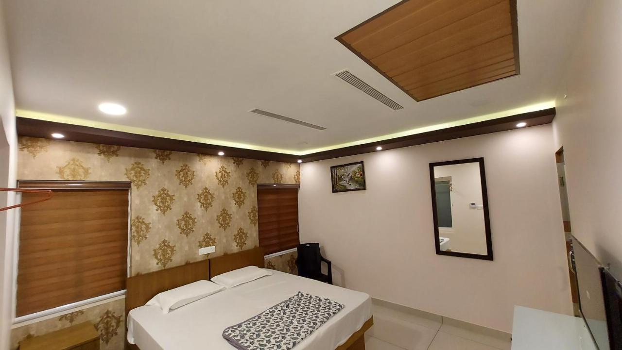 Majestic Inn Thiruvananthapuram Exterior foto